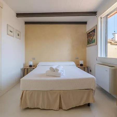 Lion 32 Apartament *